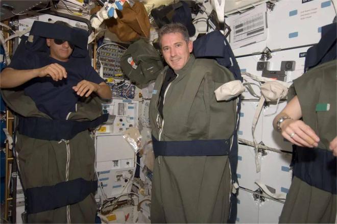 太空女宇航员们的生活需求该咋满足？如何保护隐私？有这些妙招(图5)