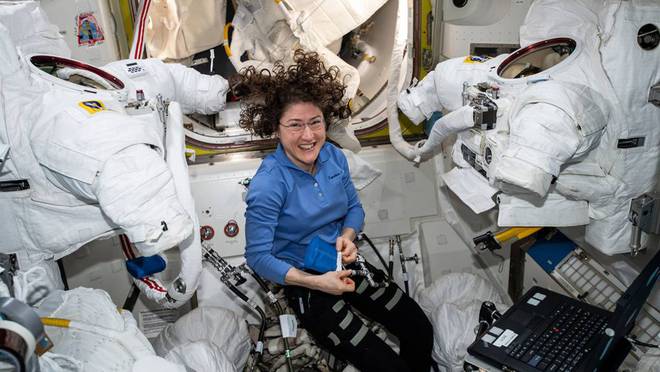 太空女宇航员们的生活需求该咋满足？如何保护隐私？有这些妙招(图11)