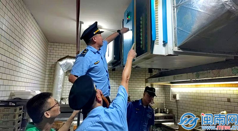 漳州龙文区：油烟“双净化 ” 解题有彩神妙招(图1)